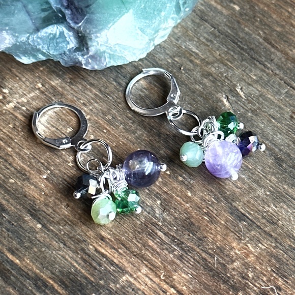 Alquimia Jewelry - Purple Fluorite dangle confetti earrings/hope and peace healing crystals